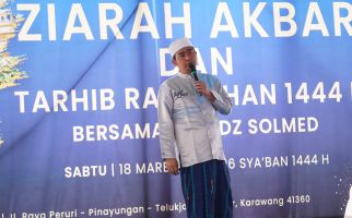 Ustaz Solmed Ingatkan Pentingnya Ziarah Makam Menjelang Ramadan - JPNN.com