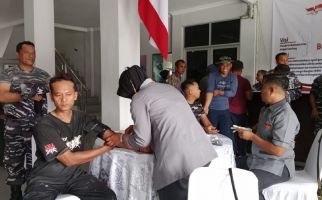 Masyarakat Surabaya Antusias Mengikuti Suntik Vitamin C Gratis Moeldoko Center - JPNN.com