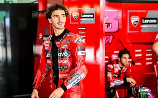 Belum 1 Lap, Bendera Merah Berkibar di MotoGP Catalunya, Pecco Kecelakaan Besar - JPNN.com