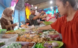 Serunya Menjajal Aneka Makanan di Pasar Bedug Palembang - JPNN.com