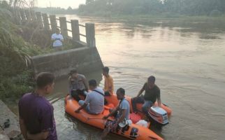 Gegara Ambil Sandal yang Hanyut di Sungai, Bocah 4 Tahun Tenggelam Terseret Arus - JPNN.com