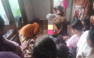 Detik-Detik Warga Praya Tersambar Petir saat Memanen Padi, Innalillahi - JPNN.com