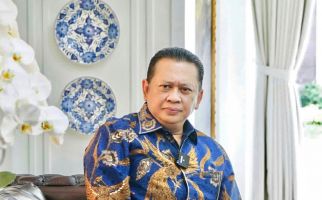 Komjen Pol Petrus Golose Dikukuhkan jadi Guru Besar PTIK, Bamsoet: Sangat Layak - JPNN.com