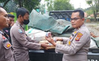 Lagi, Polres Cirebon Kota Menggagalkan Peredaran 400 Ribu Butir Petasan - JPNN.com