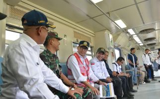 Tinjau Proyek KA Trans Sumatera di Aceh, Menhub Jajal KRD Cut Meutia - JPNN.com