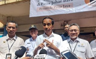 Tinjau 2 Pasar di Jakarta, Jokowi: Banyak Harga Pangan Turun - JPNN.com