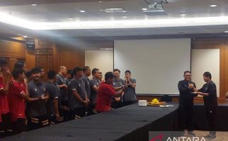 Indonesia Bebas dari Sanksi Berat FIFA, Timnas U-22 Langsung Potong Tumpeng - JPNN.com