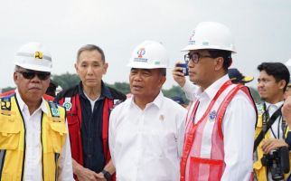 Tinjau Tol Cisumdawu, Menko PMK Optimistis Urai Kemacetan Mudik Jabar - JPNN.com