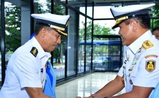 Resmi Menjabat Kadispenal, Kolonel Laut Made Wira Hady Arsanta Akan Berpangkat Laksamana Pertama TNI - JPNN.com