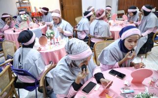 Gelar Beauty Class, Srikandi Ganjar Jambi Ajak Perempuan Milenial Mempercantik Diri - JPNN.com