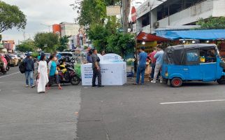 Aerputh Bagi-Bagi Ribuan Air Mineral Gratis di 3 Wilayah Jakarta - JPNN.com