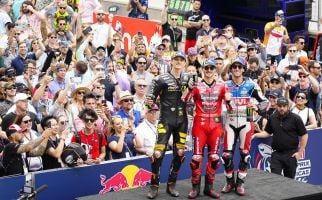 Hasil Kualifikasi MotoGP Amerika: Pecco Luar Biasa, Rins Mulai Gila - JPNN.com