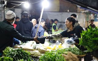 Ganjar Muda Padjajaran Meriahkan Sisa Ramadan dengan Berbagi Sahur di Bandung - JPNN.com