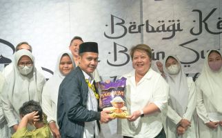 Momen Ramadan, TJSL Sarinah Bagikan 150 Kilogram Beras ke Anak Yatim - JPNN.com