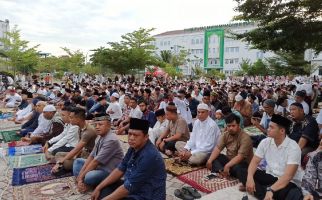 Masyarakat Pekanbaru Salat Id di Umri, Nikmatnya Kemenangan - JPNN.com