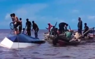 Kapal Penumpang Terbalik di Tengah Laut Inhil, 5 Orang Tewas, Ada Anak-Anak - JPNN.com