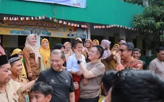 Tak Ada Jarak dan Kegagahan, 2 Jenderal TNI-Polri Ini Melebur dengan Ratusan Siswa, Lihat - JPNN.com