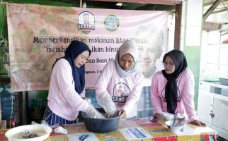 Srikandi Ganjar Ajari Warga Mengolah Bakso Ikan Untuk Tingkatkan Potensi UMKM - JPNN.com