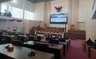 24 Anggota DPRD Lombok Tengah Absen Sidang, Ada yang Memalukan - JPNN.com