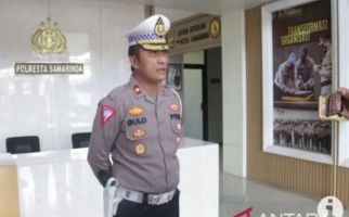 Polresta Samarinda Ancam Penjarakan Warga yang Merokok Sambil Berkendara - JPNN.com
