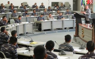 Hasto Memotivasi Perwira TNI Mengeluarkan Ide Membangun Rancangan Pertahanan RI - JPNN.com