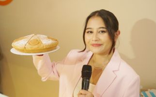 Begini Cara Prilly Latuconsina Manjakan Lidah Pencinta Roti dan Kue - JPNN.com