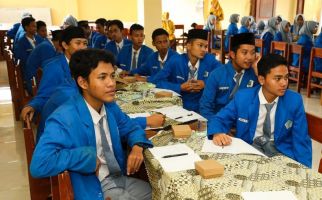 GGN Dukung Ganjar Gelar Pelatihan Menulis Artikel Bersama Ratusan Pelajar SMK - JPNN.com