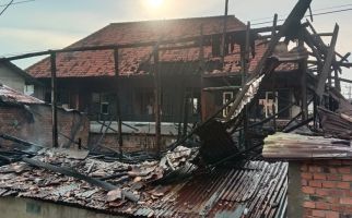 2 Rumah Panggung di Palembang Kebakaran, Begini Kronologi Kejadian - JPNN.com