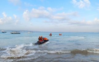 4 Wisatawan Terseret Ombak di Pantai Petitenget, 3 Selamat, 1 Masih Hilang - JPNN.com