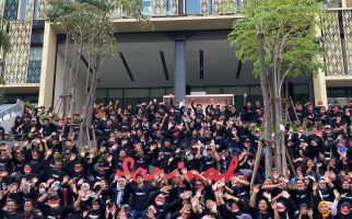 Peringati 25 Tahun Reformasi, Barikade 98 Tegas Dukung Jokowi 3 Periode - JPNN.com