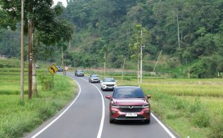 Tempuh Rute Malang - Solo, Wuling Alvez Bukukan Angka Konsumsi BBM 18 Km Per Liter - JPNN.com