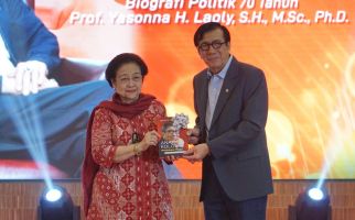 Luncurkan Biografi Politik, Yasonna Beberkan Peran Megawati dan Taufik Kiemas - JPNN.com