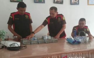 Geledah Kantor PDAM Kendari, Kejaksaan Sita Uang Diduga Hasil Korupsi Sebanyak Ini - JPNN.com
