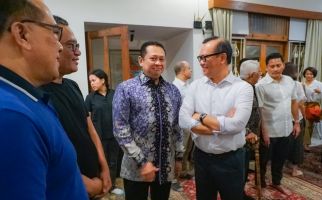 Melayat ke Rumah Almarhum Sarwono Kusumaatmadja, Bamsoet: Kehilangan Besar bagi Golkar - JPNN.com