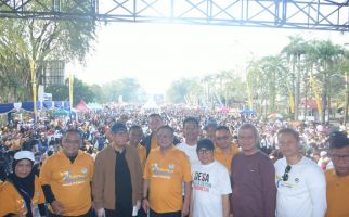 Ribuan Masyarakat Kalbar Memeriahkan Jalan Sehat IKA-PMII - JPNN.com