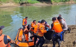 Terjatuh di Sungai Walanae Soppeng, Pria Paruh Baya Ditemukan Sudah Meninggal Dunia - JPNN.com