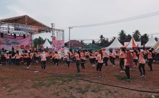 Kampanyekan Gaya Hidup Sehat, Sukarelawan Ganjar Gelar Senam Akbar di Kutai Kartanegara - JPNN.com