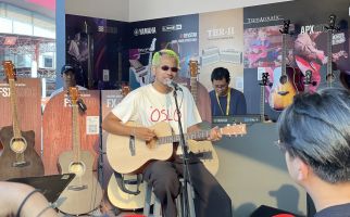 Dibantu Oslo Ibrahim, Yamaha Luncurkan Gitar FX400 di Java Jazz Festival 2023 - JPNN.com