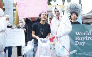 Hari Lingkungan Hidup, Mahasiswa UBL Kampanyekan Setop Sampah Plastik  - JPNN.com