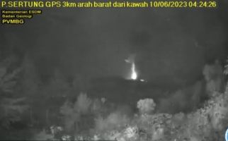 Gunung Anak Krakatau Erupsi Lagi, Lontarkan Abu Vulkanik Setinggi 2.000 Meter - JPNN.com