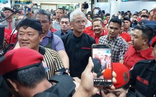 Ganjar Tiba di Bandara Kualanamu, Teriakan Presiden Indonesia Menggema - JPNN.com