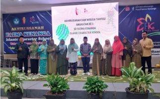Fatma Kenanga Islamic Character School Bengkulu Melepas Siswa-Siswi TK dan SD - JPNN.com
