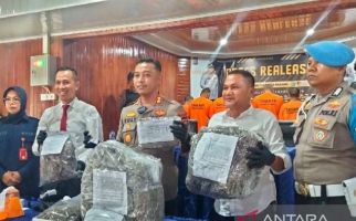 Polresta Padang Menggagalkan Peredaran 14 Kg Ganja, 3 Pelaku Ditangkap - JPNN.com