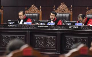 Putusan MK Tunjukkan Kemerosotan Independensi Hakim Konstitusi - JPNN.com