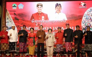 Bu Mega Menyaksikan, Ganjar dan Wayan Koster Teken Kerja Sama - JPNN.com