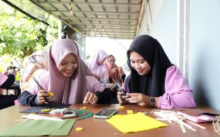 Srikandi Ganjar Jateng Ajak Perempuan Lebih Kreatif Lewat Kelas Kerajinan Tangan - JPNN.com