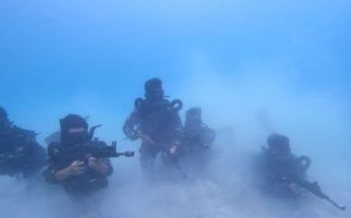 Meningkatkan Kemampuan, Satkopaska Koarmada III Latihan Peperangan Laut Khusus - JPNN.com