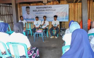 Komunitas Nelayan Pesisir Sulsel Gelar Pelatihan Budi Daya Rumput Laut - JPNN.com