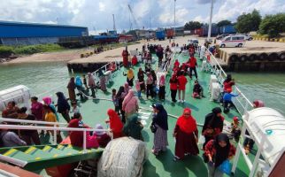 Kapal RS Laksamana Hayati Berlabuh di Kepri, Masyarakat yang Sakit Langsung Dilayani - JPNN.com