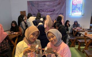 Srikandi Ganjar DIY Belajar Membuat Kue Bareng Perempuan Milenial - JPNN.com